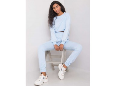 Ensemble bleu clair