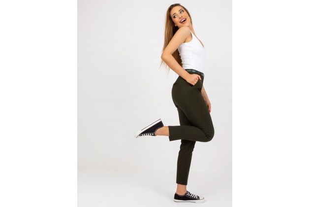 Pantalon kaki foncé