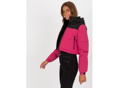Veste noire et rouge
