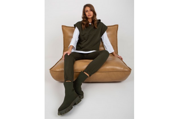 Ensemble kaki