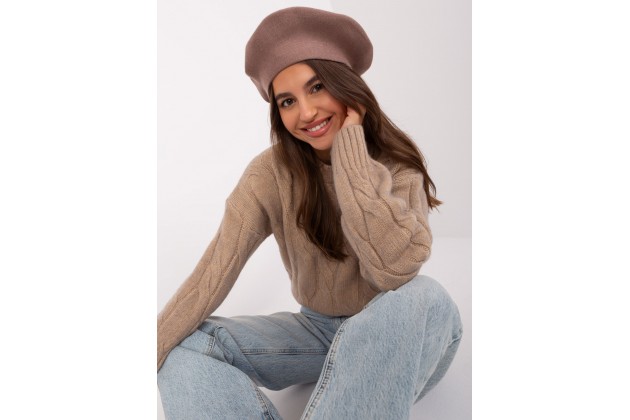 Chapeau beige foncé