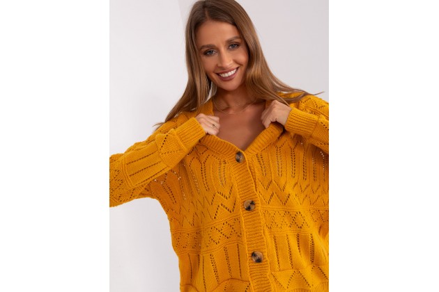 Pull jaune foncé