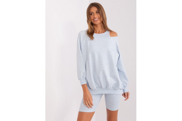 Ensemble bleu clair