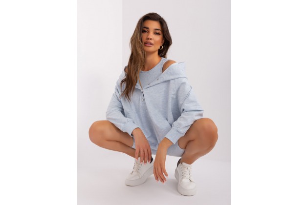 Ensemble bleu clair