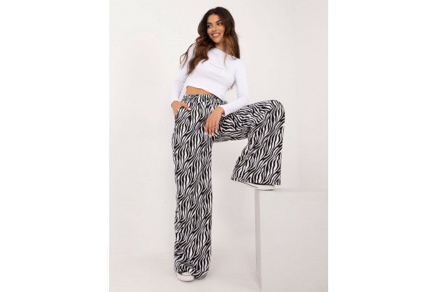 Ensemble avec t-shirtet pantalon - noir et blanc